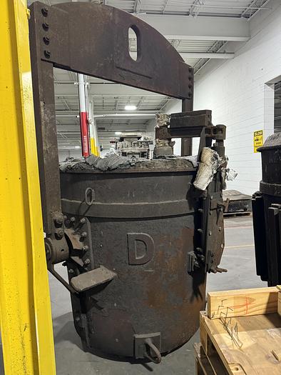Used WHITING BOTTOM POUR LADLE