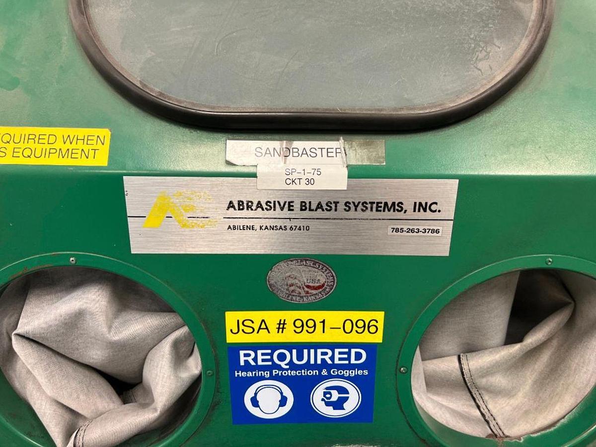 Used ABRASIVE BLAST SYSTEMS SAND BLAST CABINET
