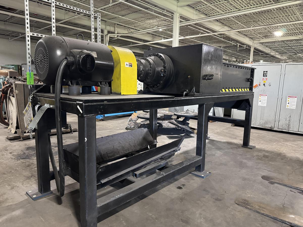 Used SSI SHREDDING SYSTEMS 2400e DOUBLE SHAFT 200 HP
