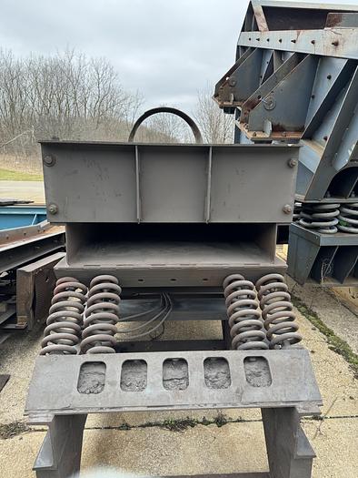 Used GENERAL KINEMATICS SCRT 36/42 OSCILLATING FEEDER CONVEYOR