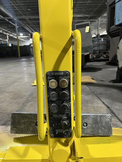Refurbished QUIPTEC SWI MOLD HANDLER
