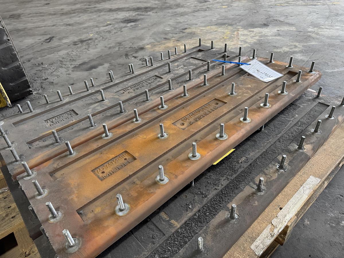 Used BEARDSLEY & PIPER 100 B LINERS