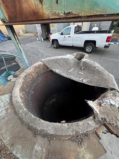 Used MODERN LIP POUR LADLE