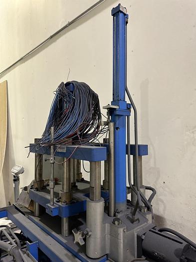 Used BERALCAST INVESTMENT CASTING WAX INJECTION PRESS