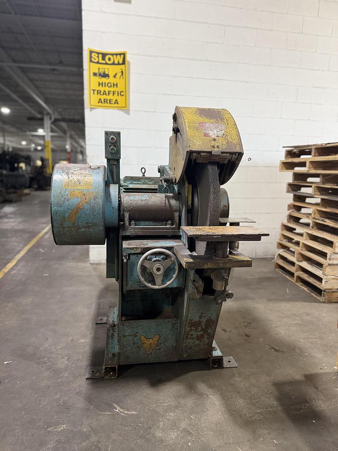 Used FOX G-60S3RH STAND GRINDER