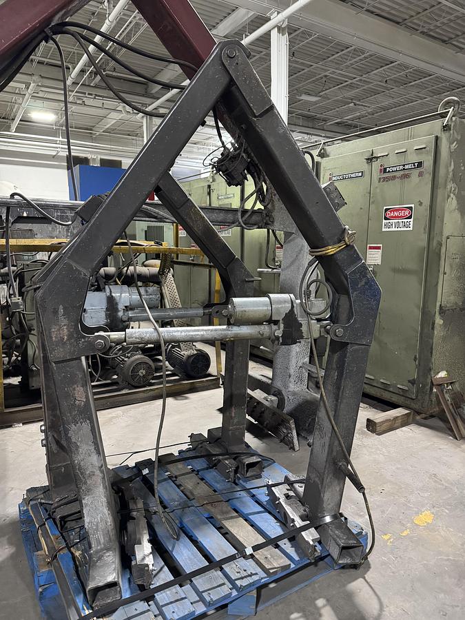 Used EAGLE EMH-2000S MOLD HANDLER