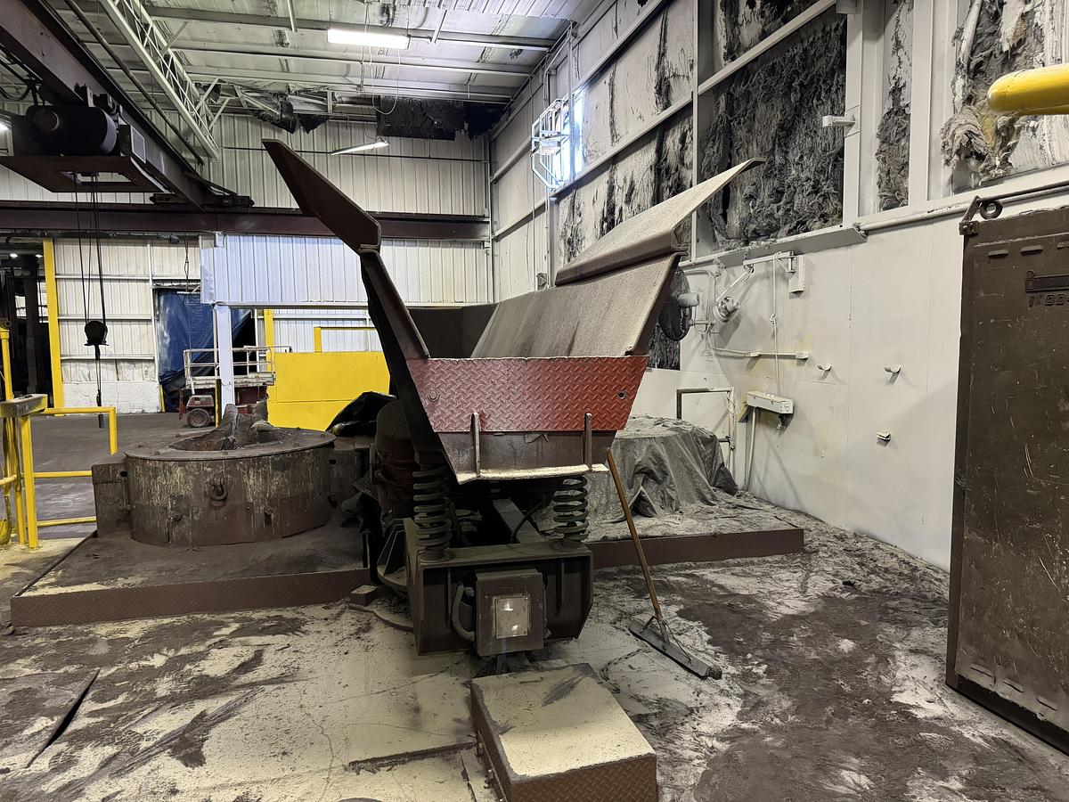 Used GENERAL KINEMATICS FURNACE CHARGE FEEDER