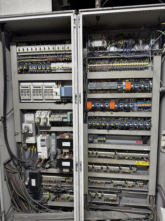 Used 2011 LAEMPE LB50V 50 LITER VERTICALLY PARTED COLD BOX CORE MACHINE