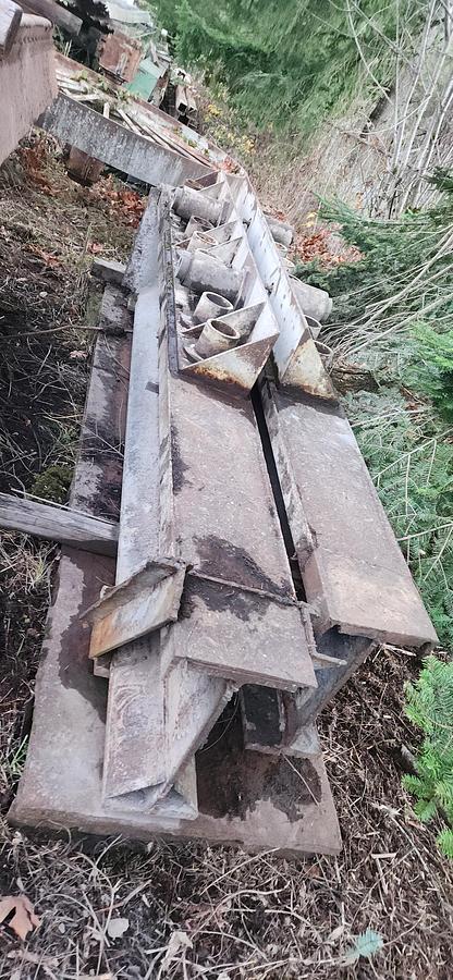 Used SIMPLICITY 8X10 SHAKEOUT