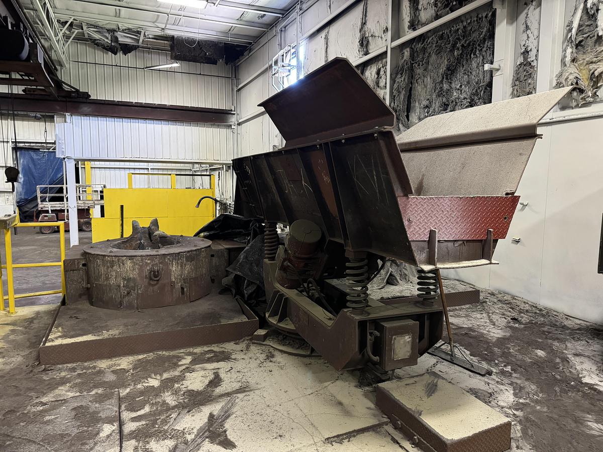 Used GENERAL KINEMATICS FURNACE CHARGE FEEDER
