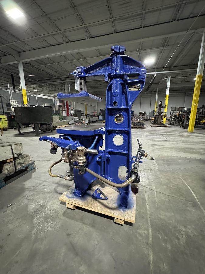 Used OSBORN SQUEEZE MOLDING MACHINE