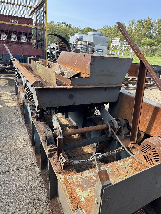 Used CARRIER HR 3680 S VIBRATING CONVEYOR