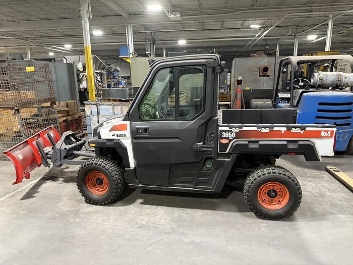 Used BOBCAT 3650 WITH PLOW
