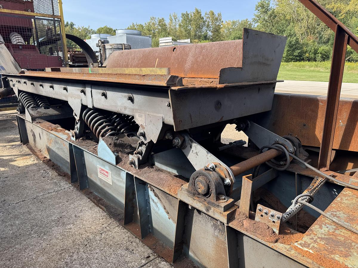 Used CARRIER HR 3680 S VIBRATING CONVEYOR