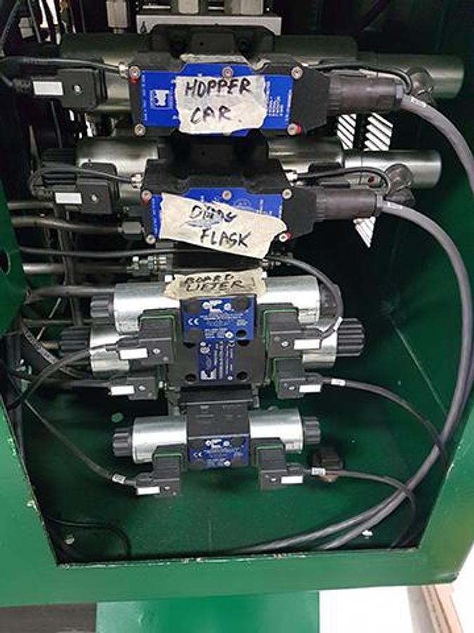 Refurbished HUNTER HMP-20C AUTOMATED MOLDING MACHINE
