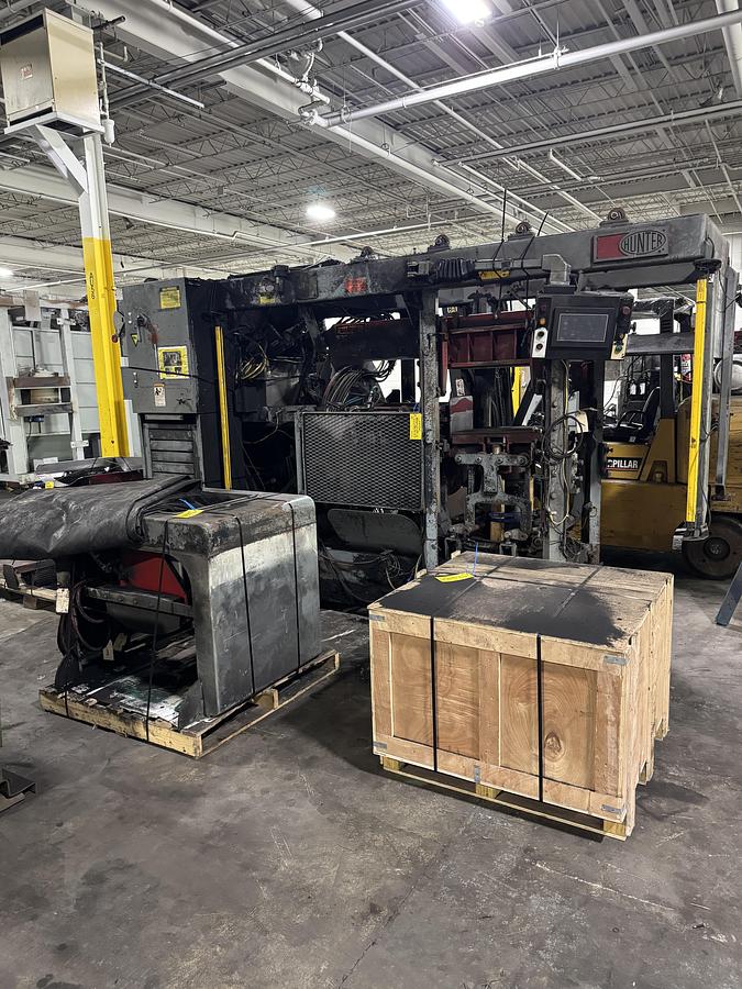 Used 1994 HUNTER 20E AUTOMATED MOLDING MACHINE
