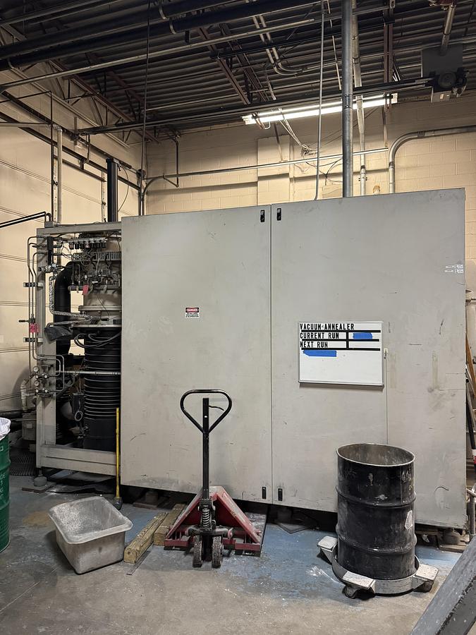 Used FURNACE SOURCE VACUUM ANNEALING FURNACE