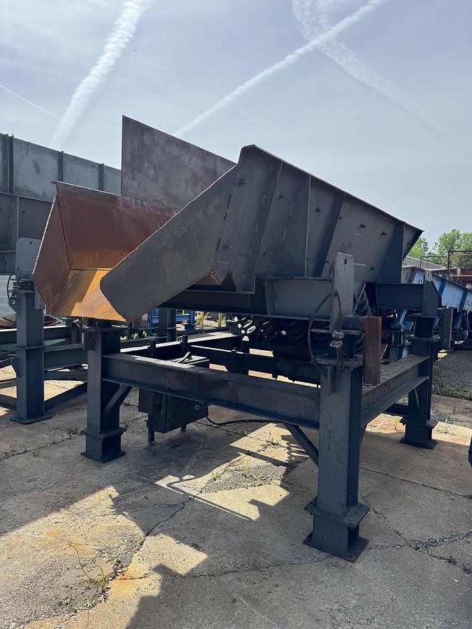 Used CARRIER FEEDER CONVEYOR
