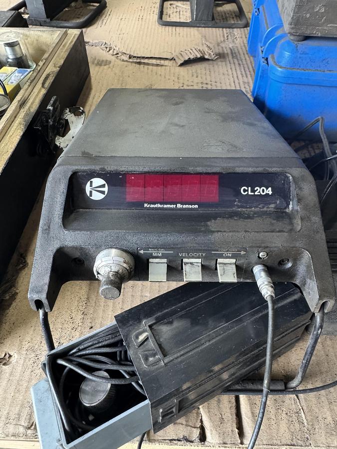 Used KRAUTKRAMER BRANSON CL204 ULTRASONIC THICKNESS GAUGE