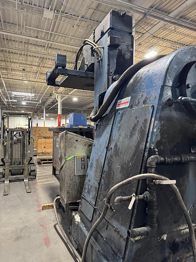 Used BRITISH MOLDING MACHINE MODEL NL777 TYPE BT7 JOLT ROLLOVER