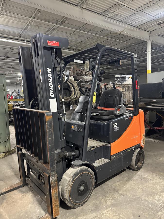 Used DOOSAN GC25P-5 FORKLIFT