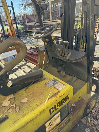 Used CLARK TMX20 FORKLIFT