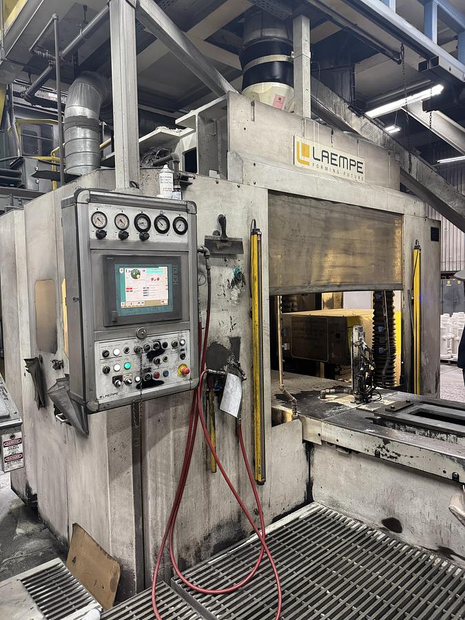 Used 2011 LAEMPE LB50V 50 LITER VERTICALLY PARTED COLD BOX CORE MACHINE