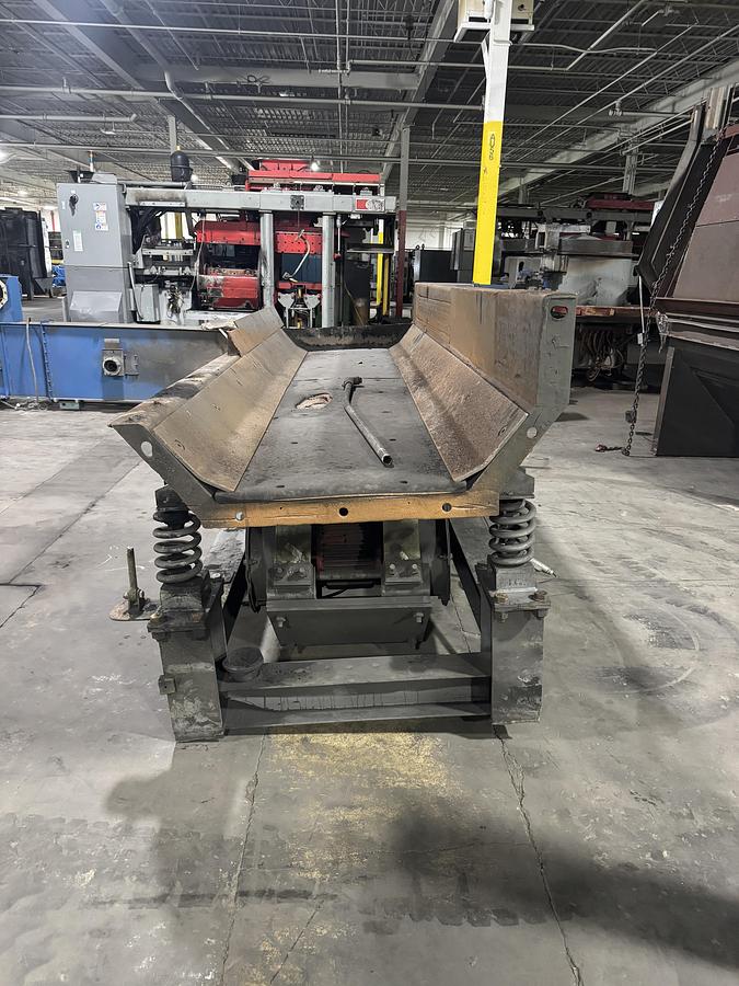 Used GENERAL KINEMATICS 2 WAY FEEDER