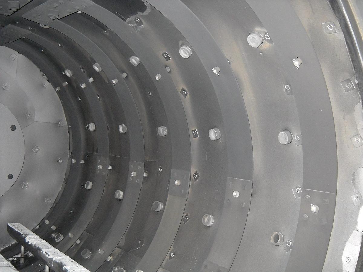Used FURNACE SOURCE VACUUM ANNEALING FURNACE