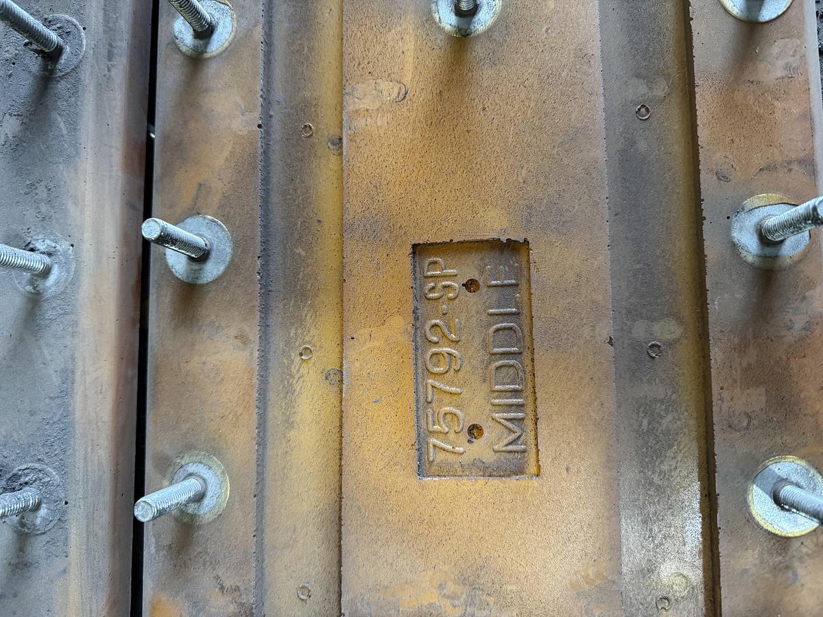 Used BEARDSLEY & PIPER 100 B LINERS