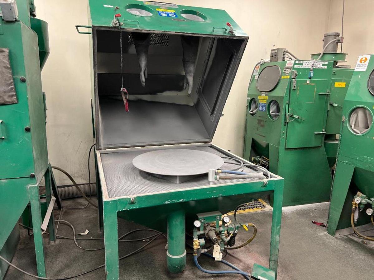 Used ABRASIVE BLAST SYSTEMS SAND BLAST CABINET