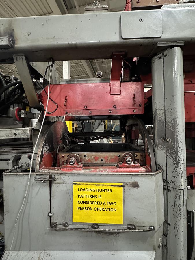 Used 2008 HUNTER XL-2024 AUTOMATIC MOLDING MACHINE