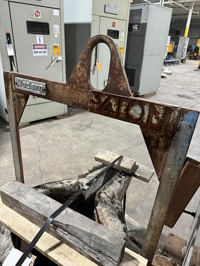 Used MODERN EQUIPMENT GEARED LIP POUR LADLE