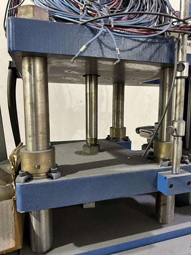 Used BERALCAST INVESTMENT CASTING WAX INJECTION PRESS