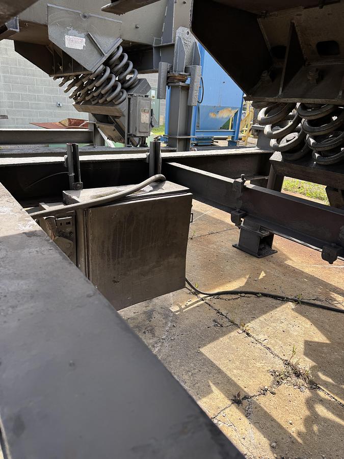 Used CARRIER FEEDER CONVEYOR