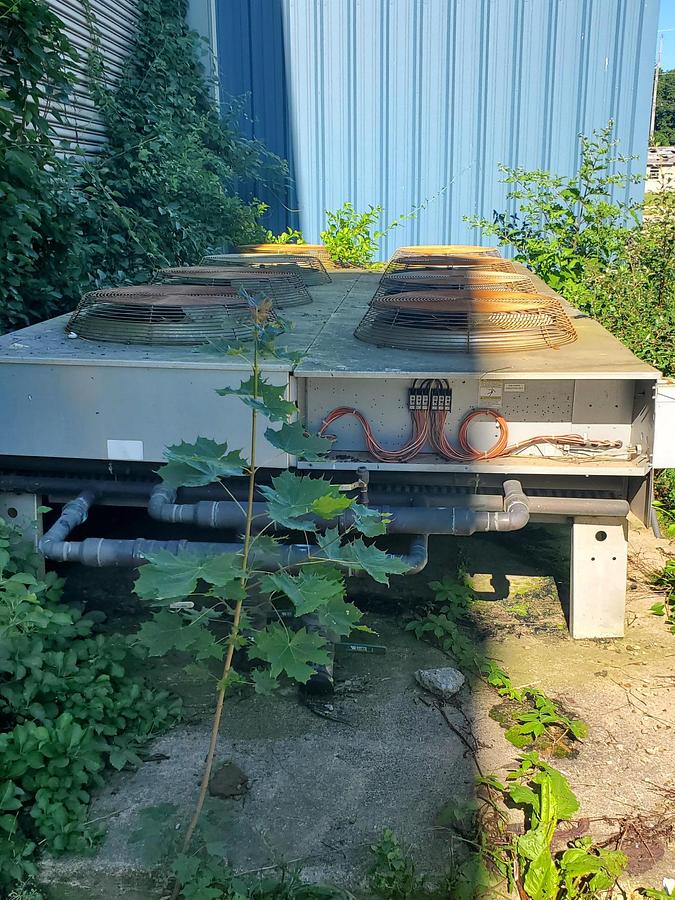 Used 2008 LIEBERT DNNT940A DRYCOOLER