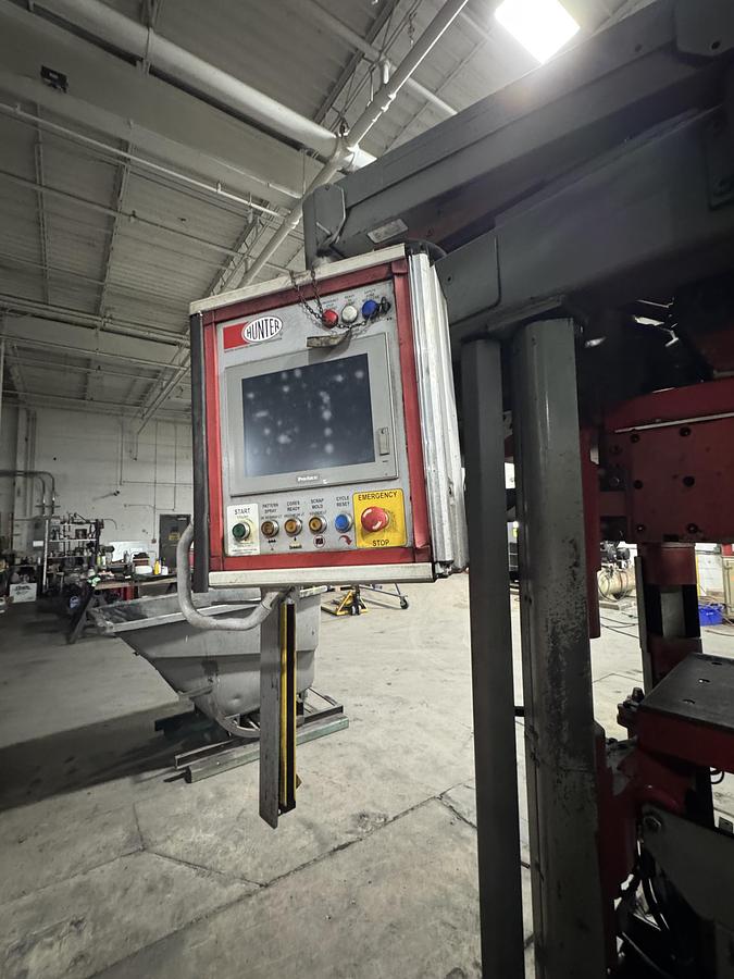 Used 2008 HUNTER XL-2024 AUTOMATIC MOLDING MACHINE