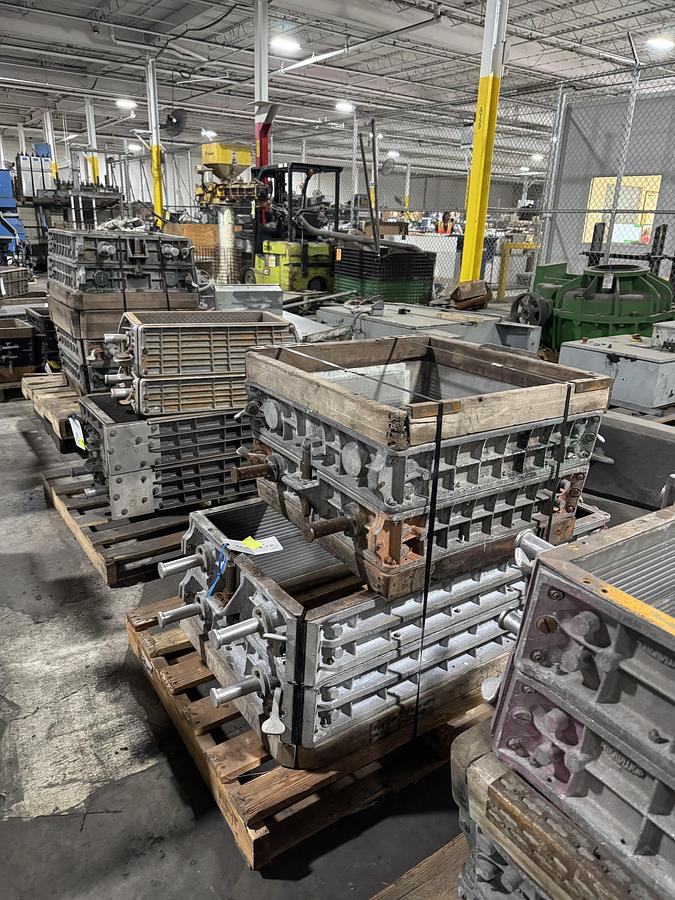 Used FREMONT ALUMINUM ROTALIFT FLASKS