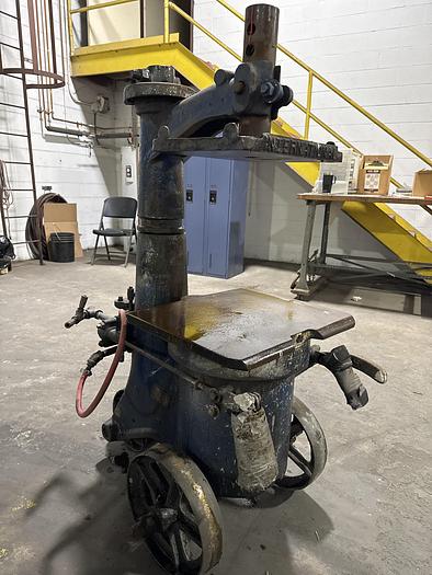 Used INTERNATIONAL SQUEEZER H494