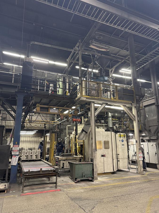 Used 2011 LAEMPE LB50V 50 LITER VERTICALLY PARTED COLD BOX CORE MACHINE