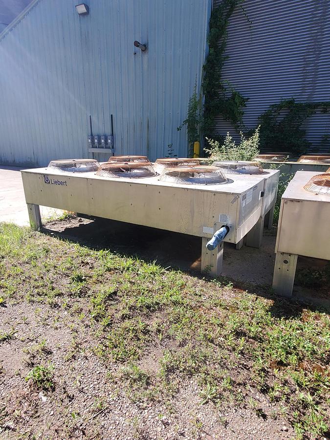 Used 2004 LIEBERT DNNT700A DRYCOOLER