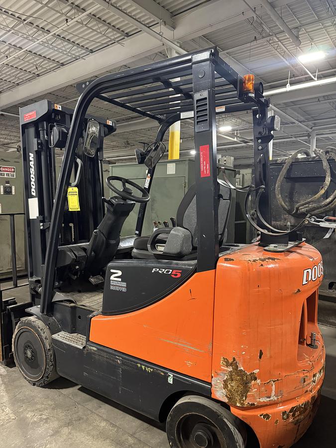 Used DOOSAN GC25P-5 FORKLIFT