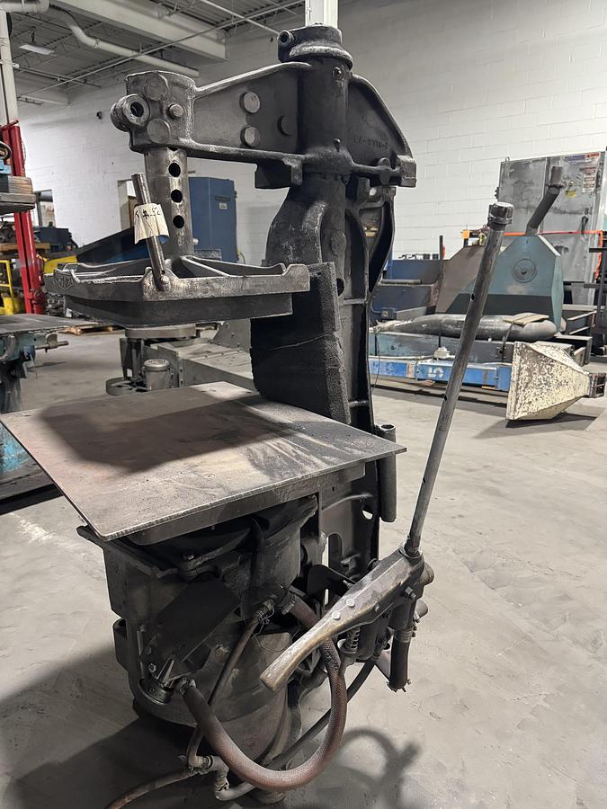 Used OSBORN JOLT SQUEEZE MOLDING PRESS