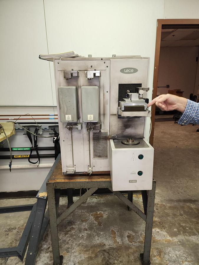 Used LECO TC-400 NITROGENO/OXYGEN DETERMINATOR