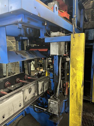 Used EMI 10 MOLDING MACHINE