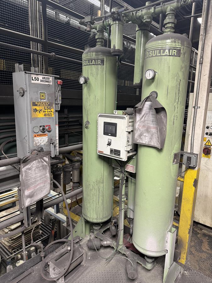 Used 2011 LAEMPE LB50V 50 LITER VERTICALLY PARTED COLD BOX CORE MACHINE