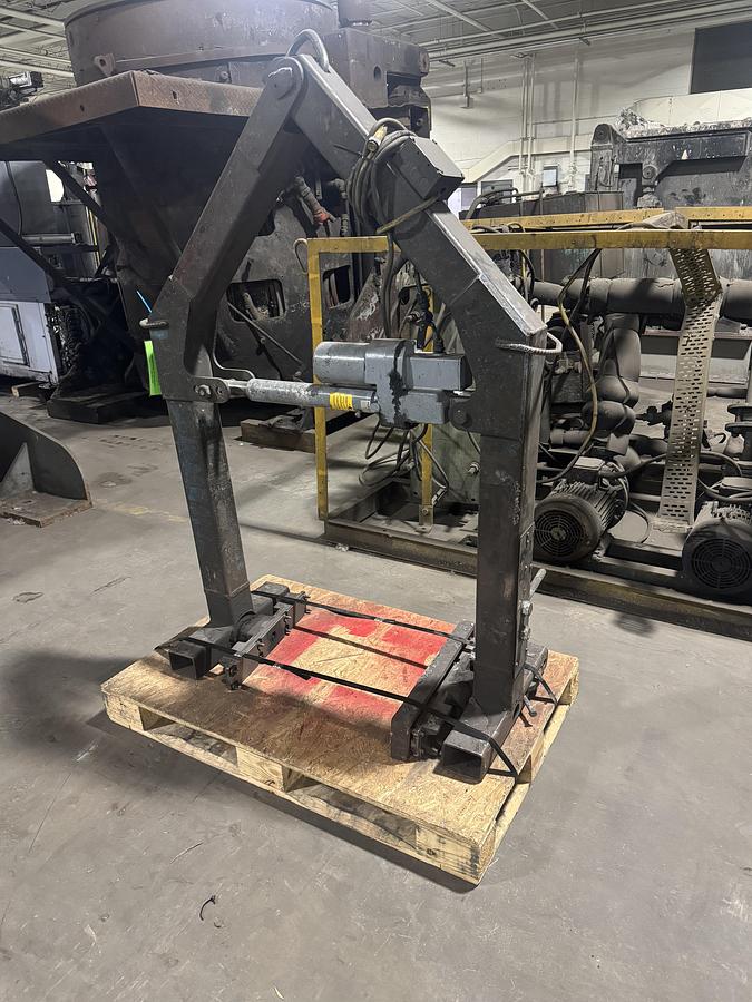 Used EAGLE EMH-500 MOLD HANDLER