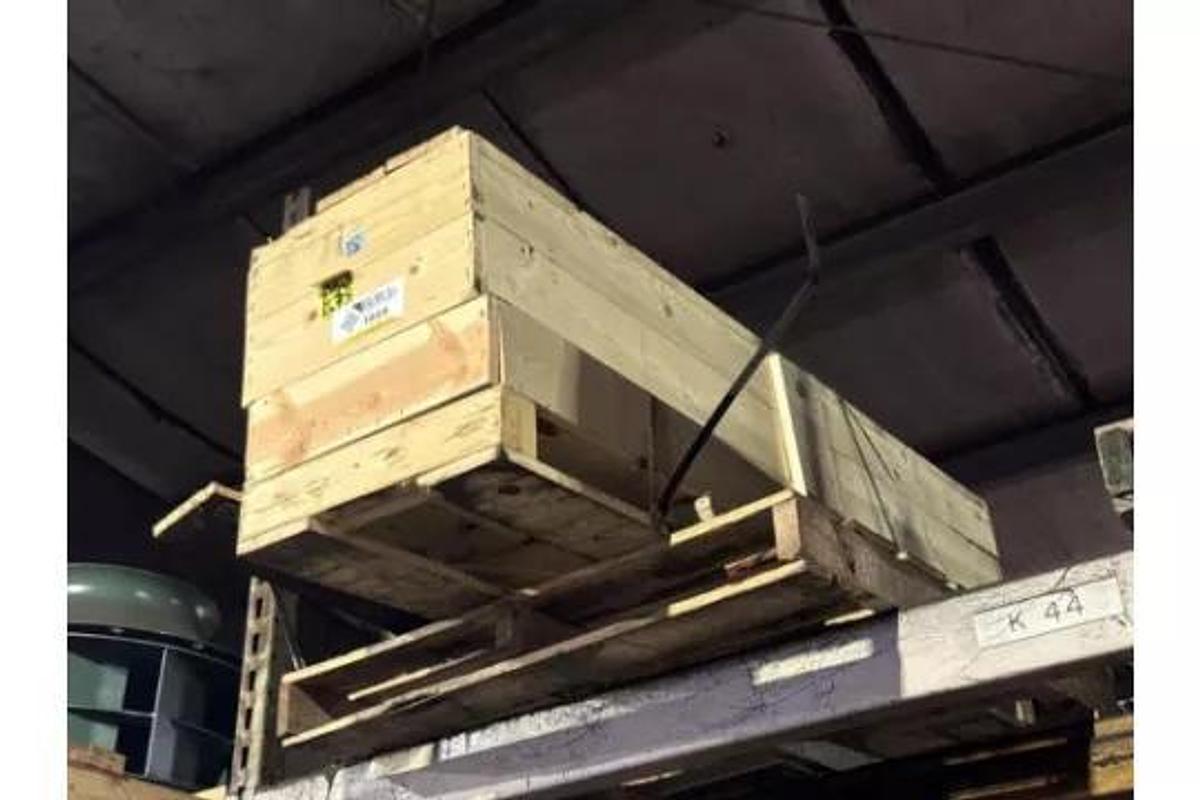 Used WHEELABRATOR 34 CU FT BLAST MACHINE