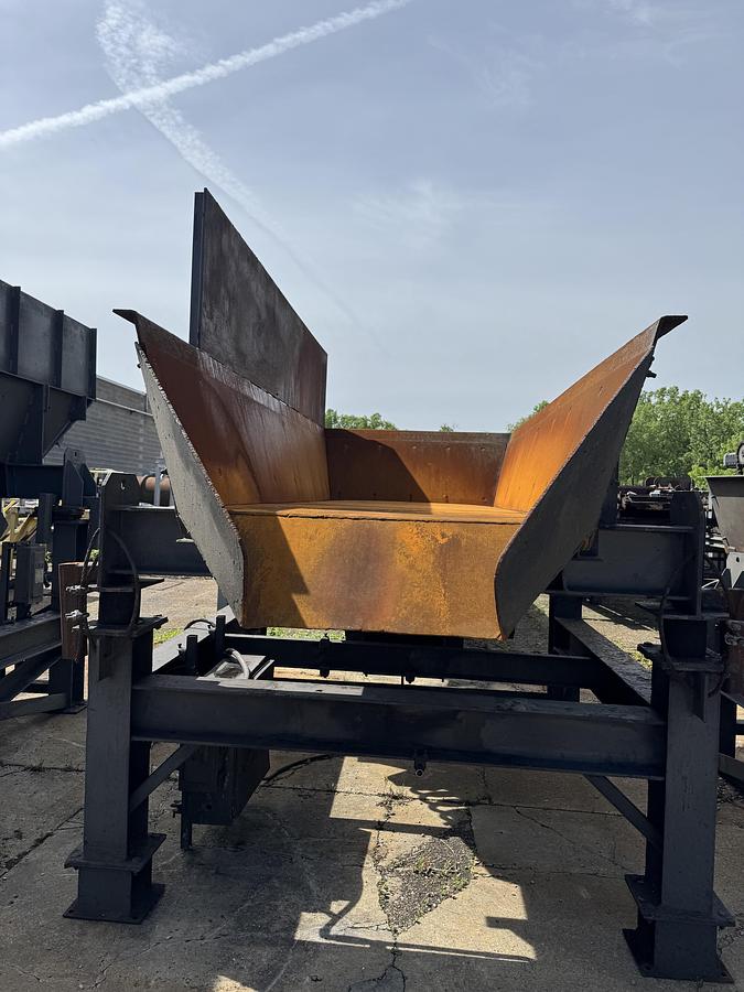 Used CARRIER FEEDER CONVEYOR