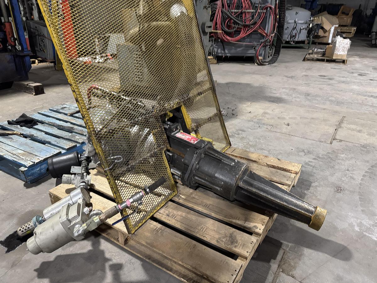 Used VULCAN ACTION 100H AIR IMPACT HAMMER